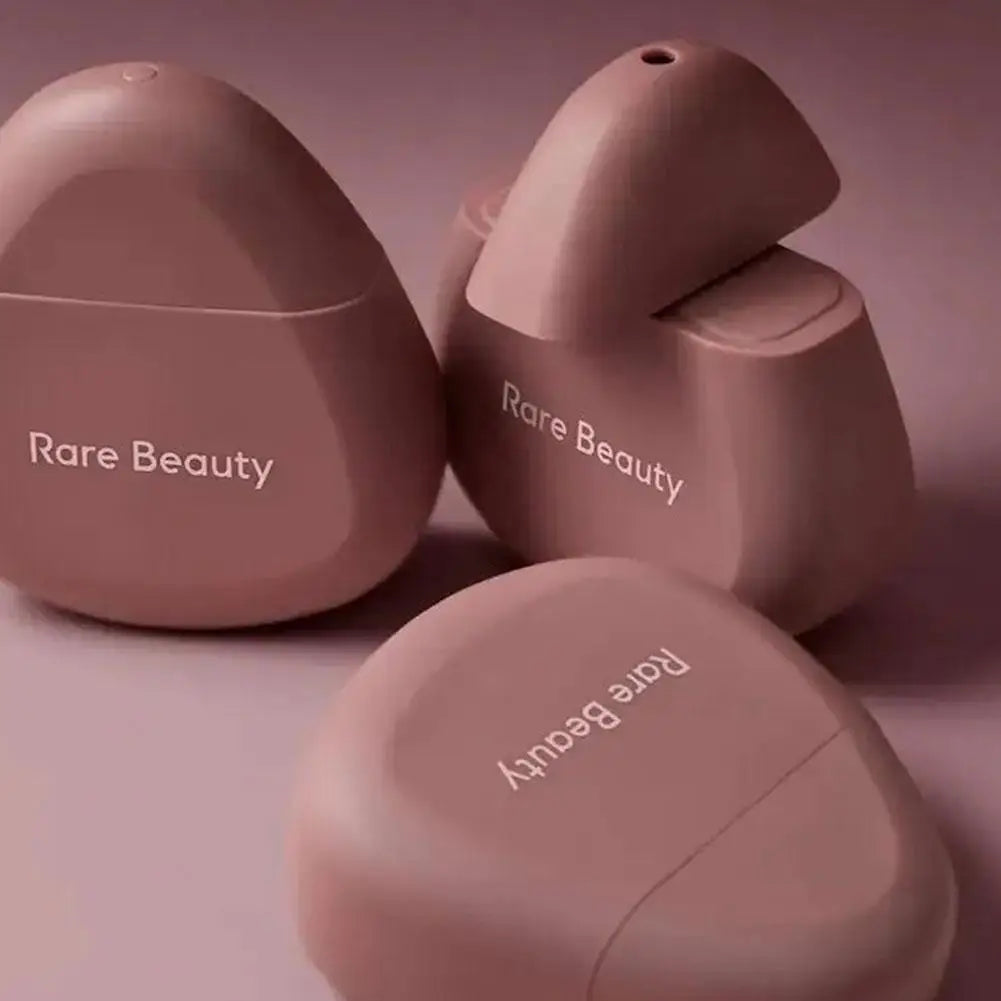 Crème pour les mains Rare Beauty Find Comfort Fragrance Serie : Hydrate et nourrit, améliore la sécheresse, texture légère et absorption rapide.